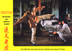 German lobby card #14 (the set was consecutively numbered),
unfortunately with a mirror-revearsed still!